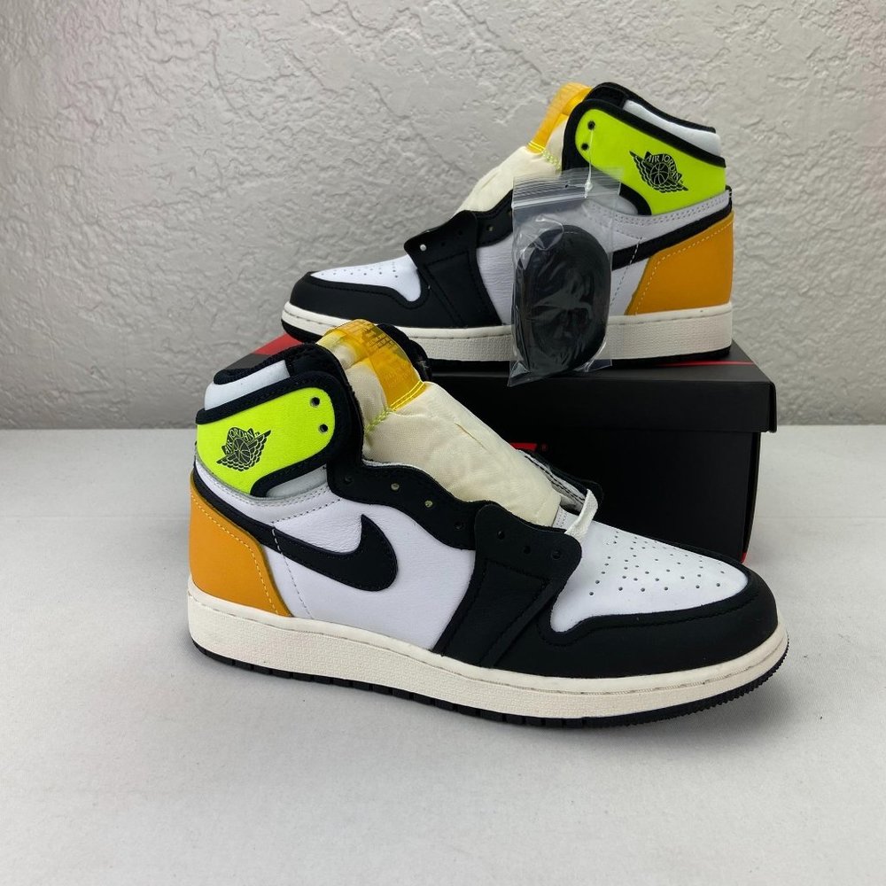 Air Jordan 1 Retro High Volt Gold